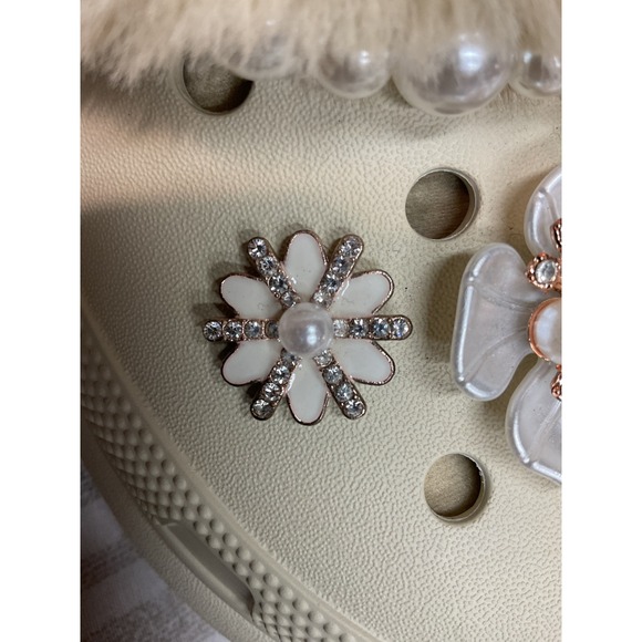 CROCS Women's Fuzzy Faux Fur Winter Lined Clogs Removable Charms Slippers Size 9 - Picture 11 of 11